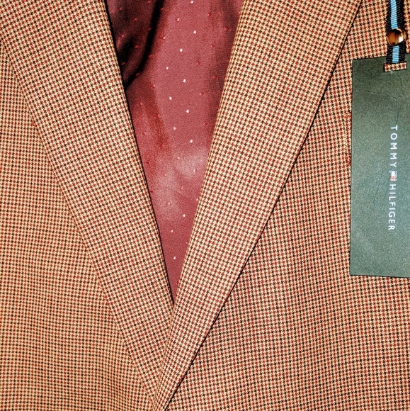 Tommy Hillfiger Cranberry/Brown Sports Coat. - Picture 5 of 6